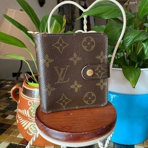 Louis Vuitton Monogram Compact Multi Zippy Wallet❤️💲LAST PRICE❤️💲